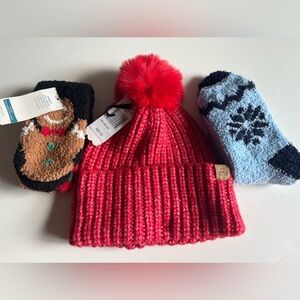 brand new warm hat and 2 fuz socks wi tags